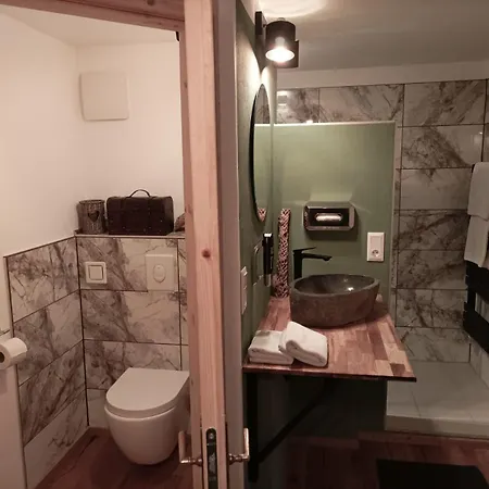 恩斯塔尔奥尔尼霍夫住宿加早餐旅馆 住宿加早餐酒店 3*